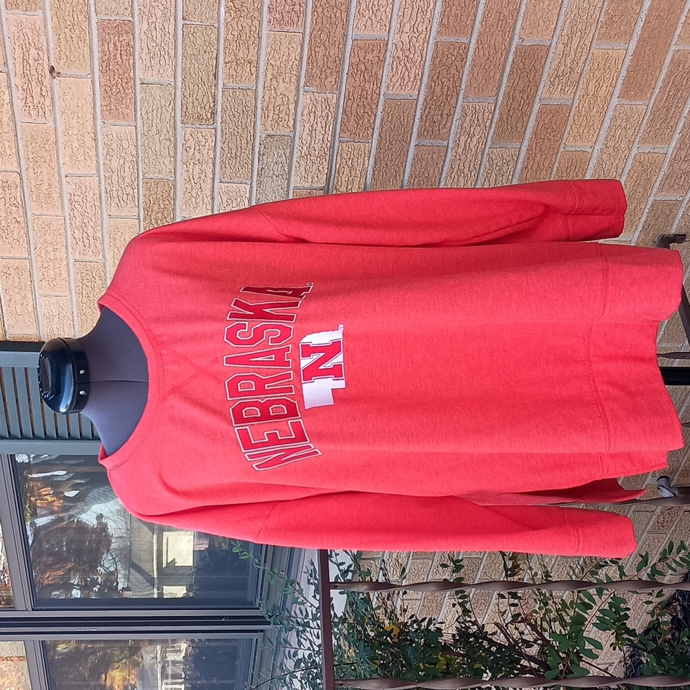 EUC Nebraska trademarked sweatshirt, sz XL